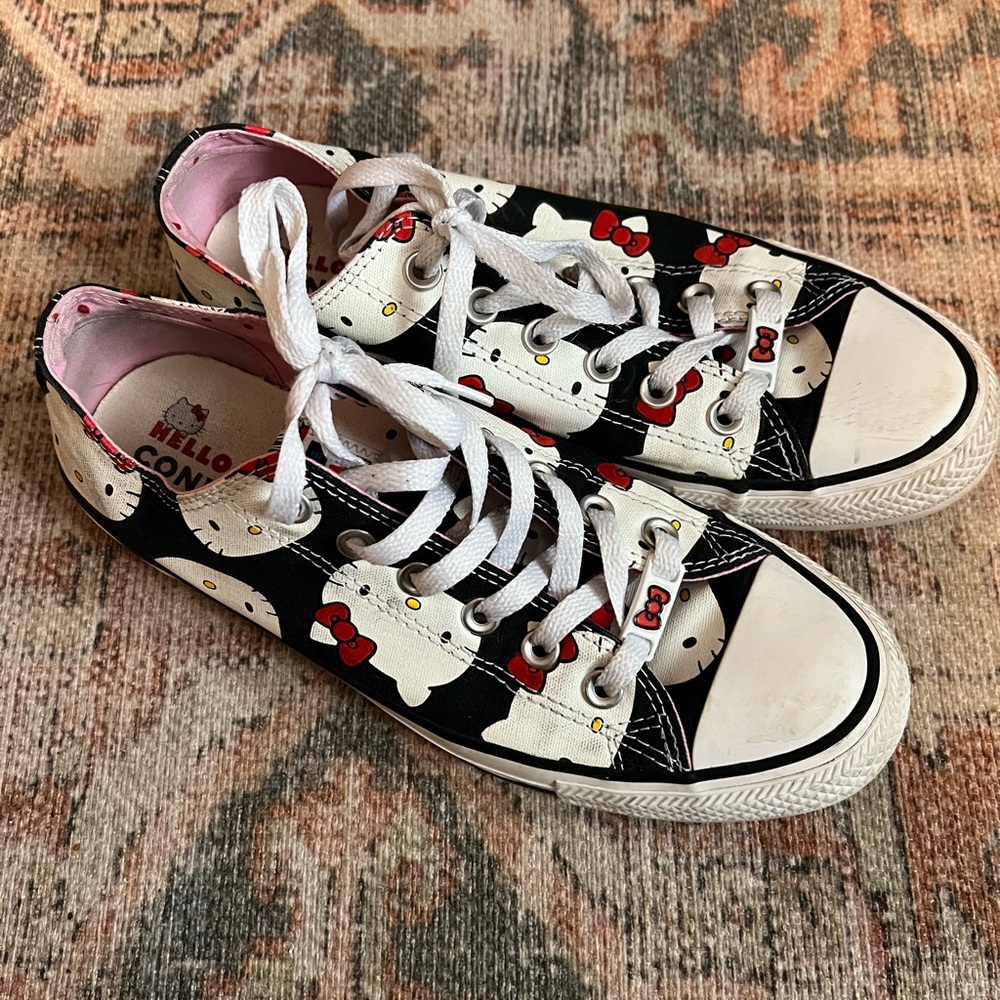 Hello Kitty x Converse Low Top Sneaker
